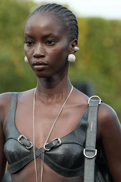 Look 9